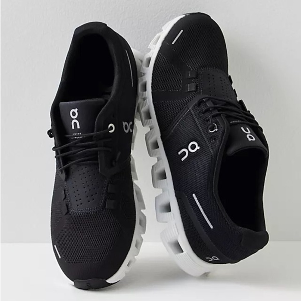 ON Cloud 5 Sneakers Sz 8 - Picture 8 of 17